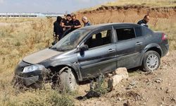 Eskişehir'de otomobil kontrolden çıkarak toprak alana girdi