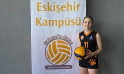 Eskişehirli Genç Voleybolcu, Eczacıbaşı'nın Altyapısına Geçiş Yaptı