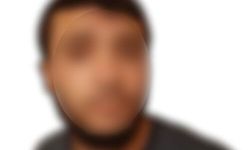 Fatih'te tarihi mezar taşlarını kıran genç yakalandı