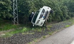 Fatsa'da SUV Araç Şarampole Devrildi, Sürücü Kurtuldu