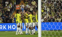 Fenerbahçe, Konyaspor'u 4-2 ile geçerek seriyi uzattı