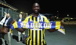 Fenerbahçe'nin yeni yıldızı Lukaku, İstanbul'a ayak bastı
