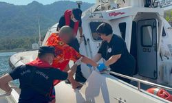 Fethiye açıklarında gezi teknesinde rahatsızlanan yolcuya acil müdahale