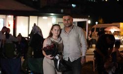 Film izlerken evlilik teklifi sürprizi