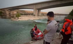 Fırat Nehri'nde su baskını: 10 kişi kurtarıldı