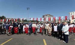 Futbol Turnuvasına Katılan Öğrencilere Bisiklet Hediye Edildi