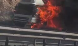 Gaziantep'te seyir halindeki tır alevlere teslim oldu