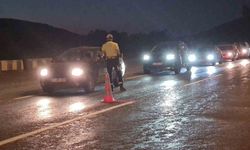 Gece saatlerinde trafik denetimi yapıldı