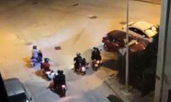 Gece vakti gürültü yapan motosikletli gruba mahalle sakinlerinden sert tepki