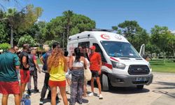 Genç denizde boğulma tehlikesi geçirdi, cankurtaranlar anında müdahale etti