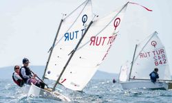 Genç Yelkenciler, 14. Tayk-Eker Olympos Regatta'da Rüzgarla Yarışıyor