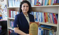 Gençlerin Belirsizlik Sorunu Üzerine Ödül Alan Profesör: 'Kendilerini Tanıyamıyorlar'
