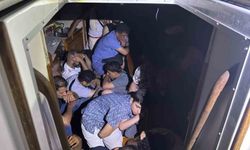 Gökova Körfezinde yelkenli teknede 40 göçmen ile 2 kaçakçı yakalandı