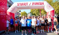 Gömeç'te 563 Sporcu ile Dostluk Yol Koşusu Gerçekleşti