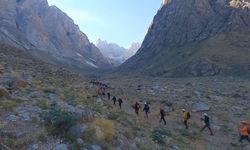 Hakkari'nin Zirvelerinde Buzul Tırmanış Eğitimi