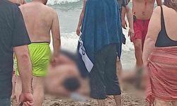 İnkumu'nda denizde boğulma tehlikesi yaşayan 10 kişi kurtarıldı