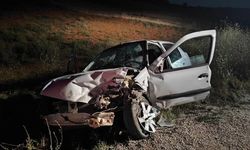 Isparta'da İki Araç Çarpıştı: 3 Kişi Yaralandı- Video