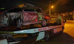 Isparta'da tırla çarpan Fiat Tofaş hurdaya döndü, 2 kişi yaralandı