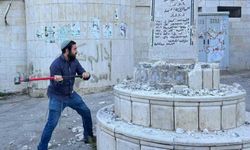İsrailli vekil, Batı Şeria'daki 'Şehitler Anıtı'nı yıktı