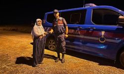 Jandarma, kaybolan cep telefonunu sahibine geri verdi