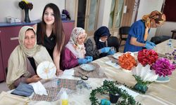 Kadınlar Akdeniz'de Kintsugi Sanatıyla Parçaları Yeniden Birleştiriyor