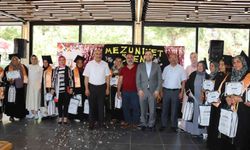 Kadınlar Okuma Yazma Kurslarını Tamamlayarak Mezuniyet Coşkusu Yaşadı