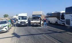 Kamyon kazası D-400'de 5 kilometre araç kuyruğu oluşturdu