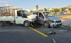 Kamyonet ve hafif ticari araç çarpıştı: 1 kişi yaralı