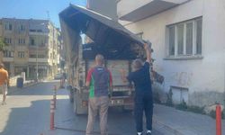 Kamyonetin Kasası Balkonla Çarpıştı- Video