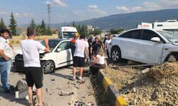 Karabük'te otomobil kazası: 1 ağır yaralı, 7 kişi hastaneye kaldırıldı