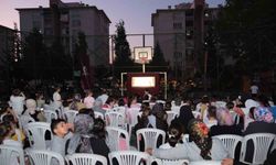 Karagöz'ün Salıncağı, çocukların gözdesi oldu