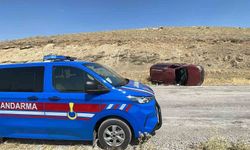 Karaman'da ticari araç devrildi: 1 kişi yaralandı