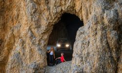 Karanlık Kanyon'un İncisi: Taş Yolu Turistlerin Yeni Gözdesi