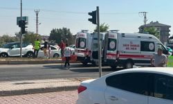Karapınar'da iki otomobil çarpıştı: 2 kişi yaralandı
