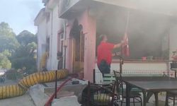 Kartepe'de İtfaiyeciden Bayrak Duyarlılığı