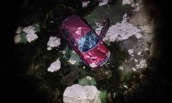 Kastamonu'da köprüden çaya düşen otomobilde 4 yaralı