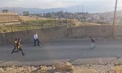 Kaymakam Hülür, Yüksekova'da Çocuklarla Sokak Maçına Katıldı