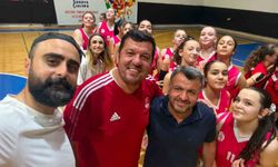 Kayseri Kız Voleybol Takımı Türkiye Üçüncüsü Oldu