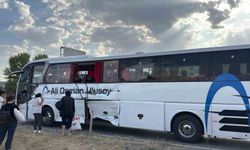 Kırıkkale'de kavşakta otobüs ve iki tır çarpıştı: 1 kişi yaralandı