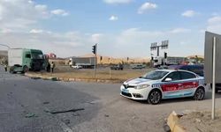 Kırıkkale'de Otobüs ve İki Tır Çarpıştı: 1 Yaralı- Video