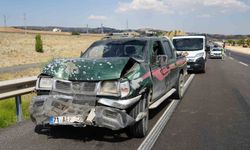 Kırıkkale'de Trafik Kazası: Kamyonet Hafif Ticari Araçla Çarpıştı, 5 Yaralı