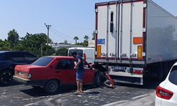 Kırmızı ışıkta duran tıra çarpan Tofaş kullanılamaz hale geldi: 1 yaralı