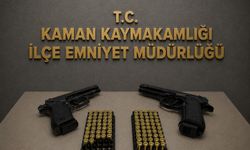 Kırşehir'de düzenlenen operasyonda ruhsatsız silahlar ele geçirildi