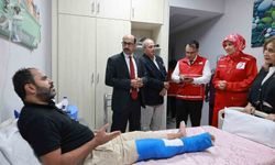 Kızılay Başkanı Yılmaz, Kahire'de Gazzeli Hastaları Ziyaret Etti
