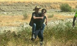 Kontrolden Çıkan Araç Dere Yatağına Düştü, Yaralıya Vatandaşlar Yardım Etti