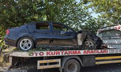 Kontrolden çıkan otomobil ağaca çarptı, büyük bir tehlike atlatıldı