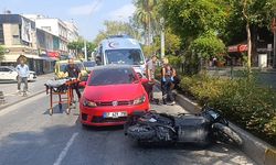 Kontrolsüz Şerit Değiştiren Araç, Motosikletliye Çarptı