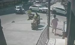 Küçükçekmece'de motosiklet ve otomobil çarpıştı: Yaralı var