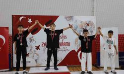 Kütahya'da 30 Ağustos Taekwondo Zafer Kupası'nda ödüller sahiplerini buldu