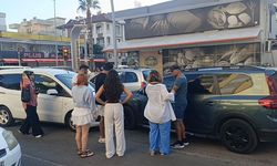 Manavgat'ta üç aracın karıştığı trafik kazası
